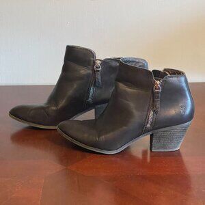 FRYE Womens Black Leather Ankle Boots‎ Size 8 Side Zip Western Block Heel read